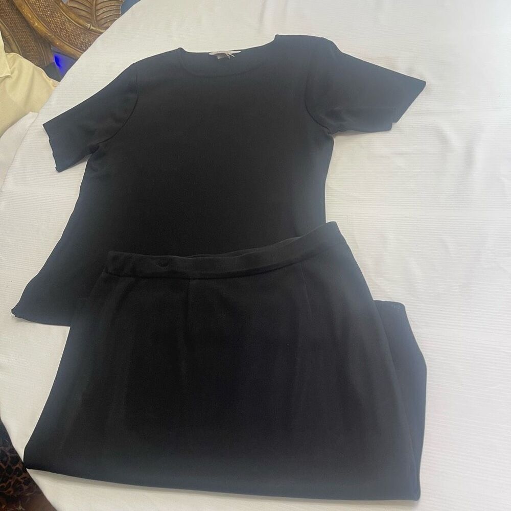 Exclusively Misook Black Acrylic 2 Pc Skirt Set Size Medium Top Large Skirt
